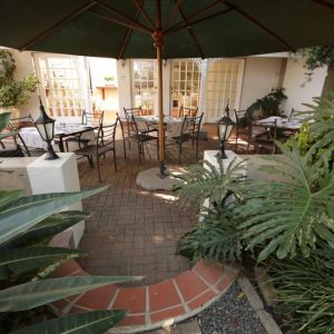 The Oxford Lodge - Outside Eating ARea